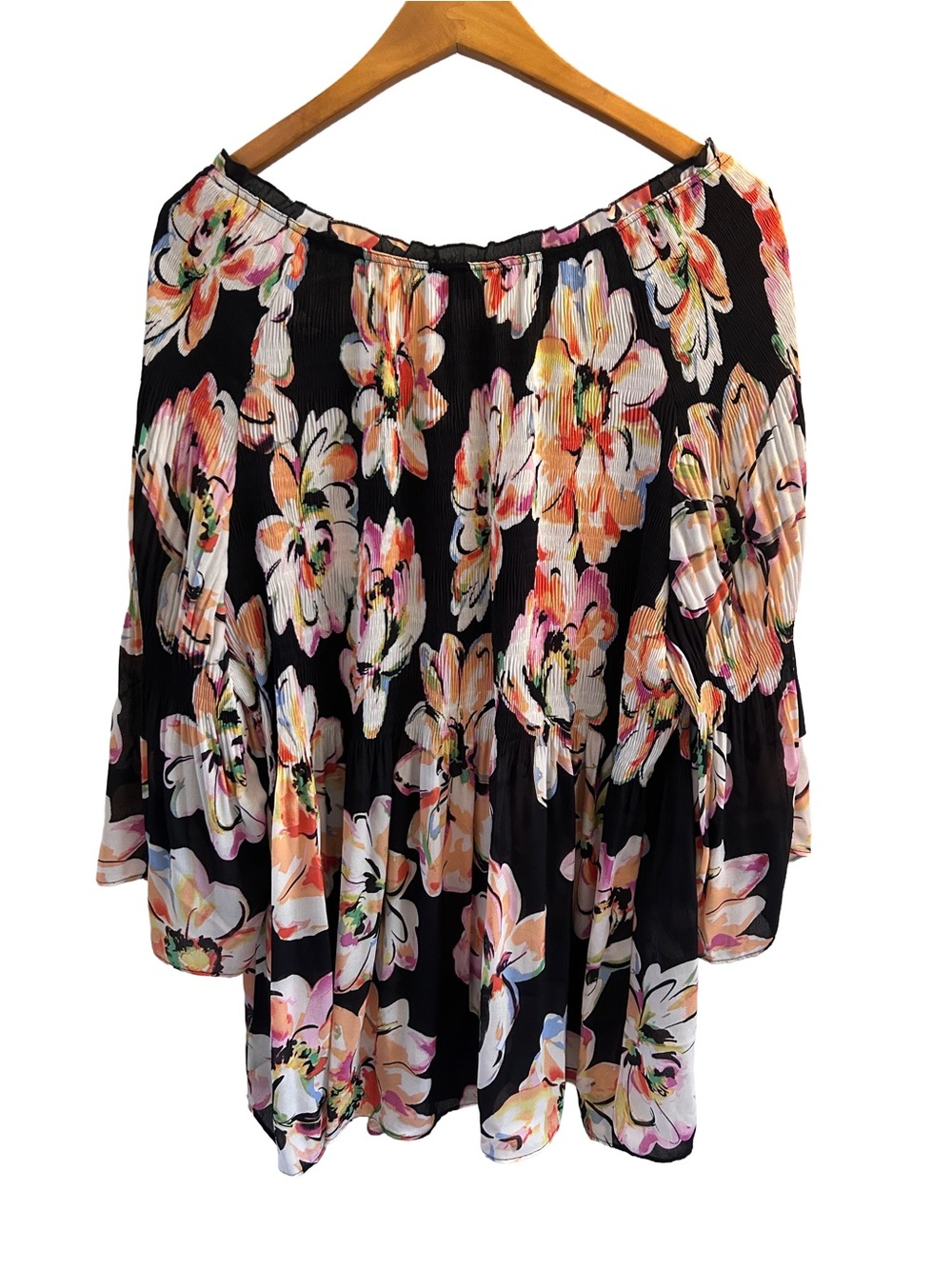 Floral & ivy Women's Black Floral Pleated Tunic with Pink & Peach Blooms 2X - Picture 2 of 6